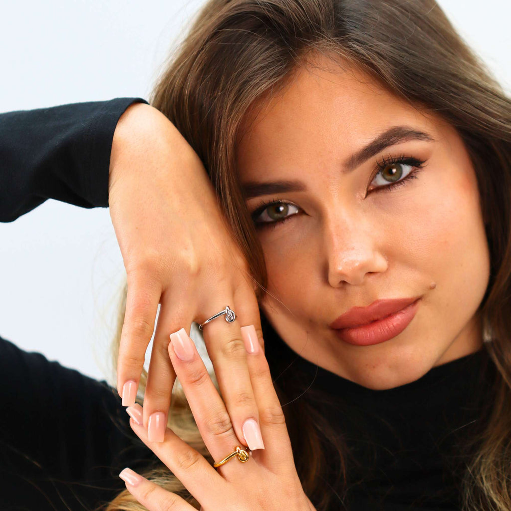 Dainty Knot Silver Resizable Ring by Satinski