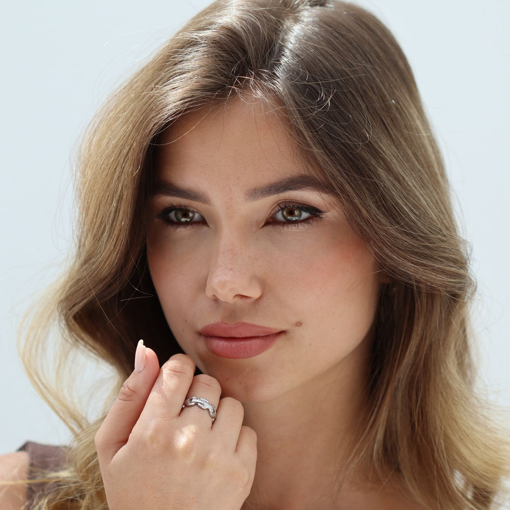 Satinski cross chain solid open silver resizable stacking ring