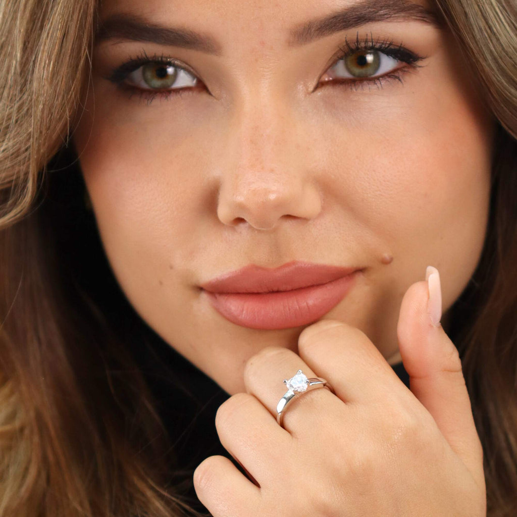Side view of White Gold Allring Heart Crystal Adjustable Ring emphasizing smooth open band