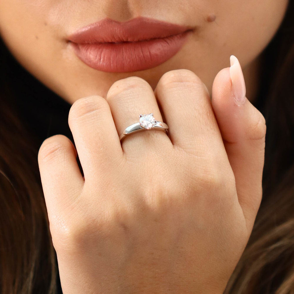 Detailed view of White Gold Allring Solitaire Engagement Ring showing crystal and reflective finish