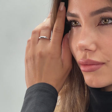 allring edge adjustable ring for women by satinski model featuring three colors
