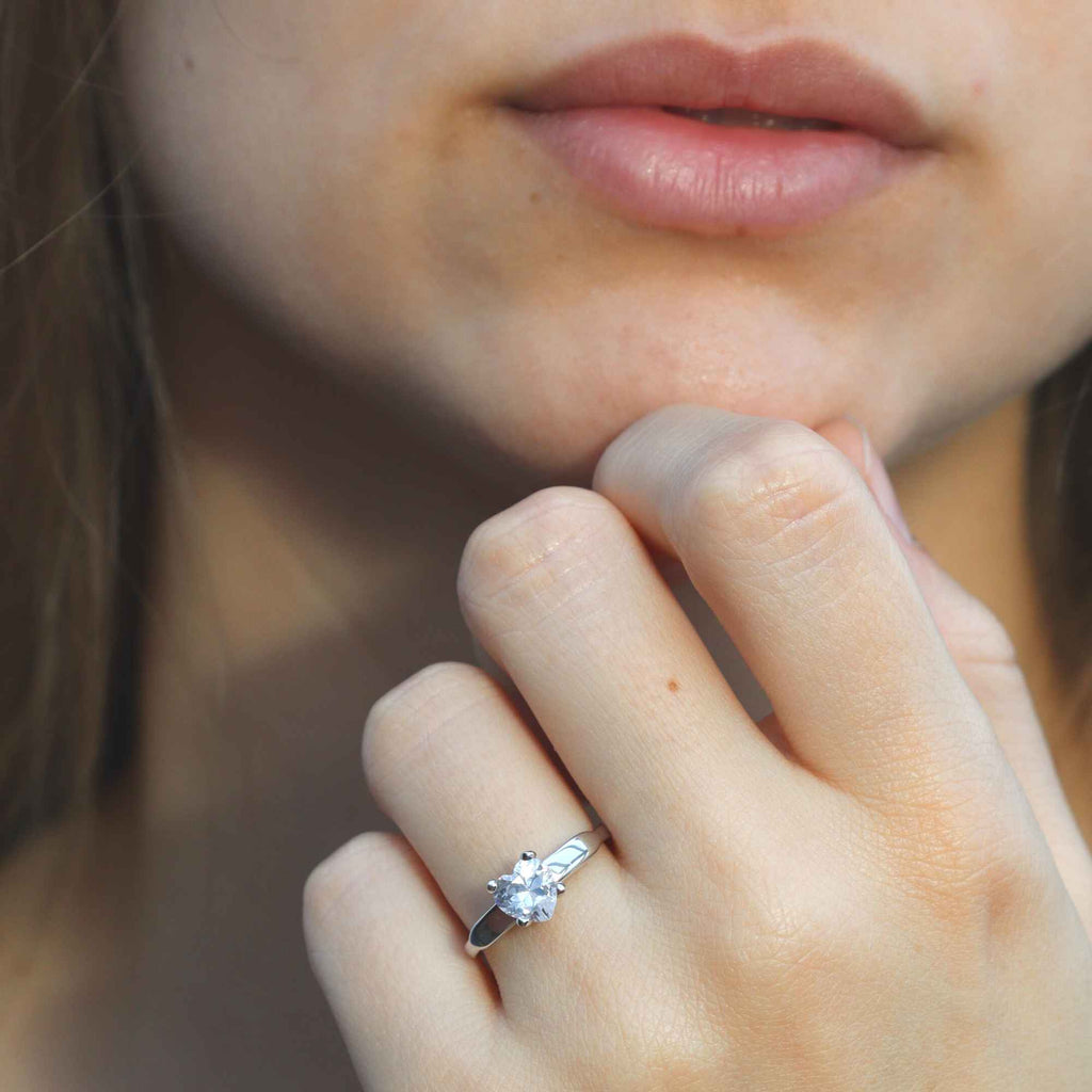 Allring - Resizable Heart Crystal Silver Engagement Ring by Satinski